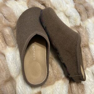 Rothy's Women's Tan Slip-On Clogs …like new!! 🎄💃🏽